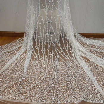 Классическая кружевная ткань с мелкой цветочной вышивкой, ветки и листья из пайеток для свадебного платья