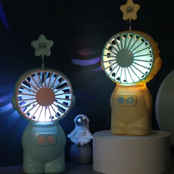 Маленький вентилятор Astronaut Mini Spaceman, заряжаемый через Usb, Портативные Портативные настольные вентиляторы со светодиодной подсветкой для детей и взрослых